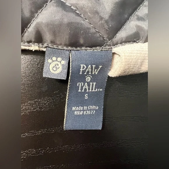 Paw & Tail Quilted Diamond Hooded Dog Jacket - small - gray - Picture 4 of 7